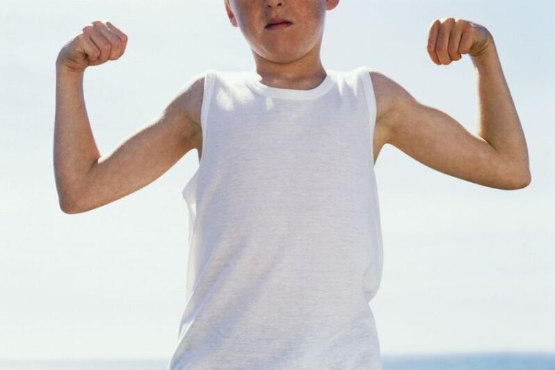 starker Teenager und Penisvergrößerung mit 14 Jahren